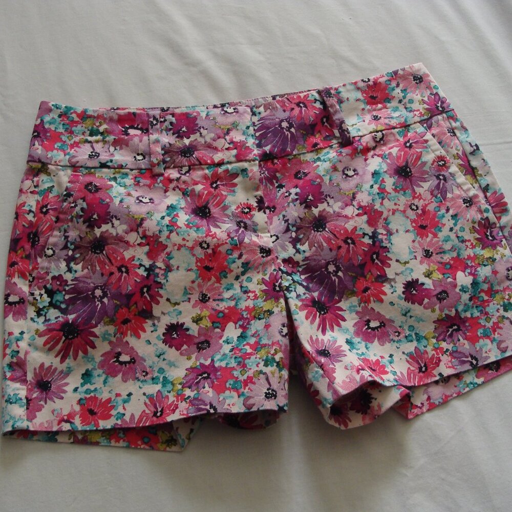 ANN TAYLOR Lilac/Multi-Color FLORAL Print Casual SHORTS Sz 2P (4 Inch Inseam)